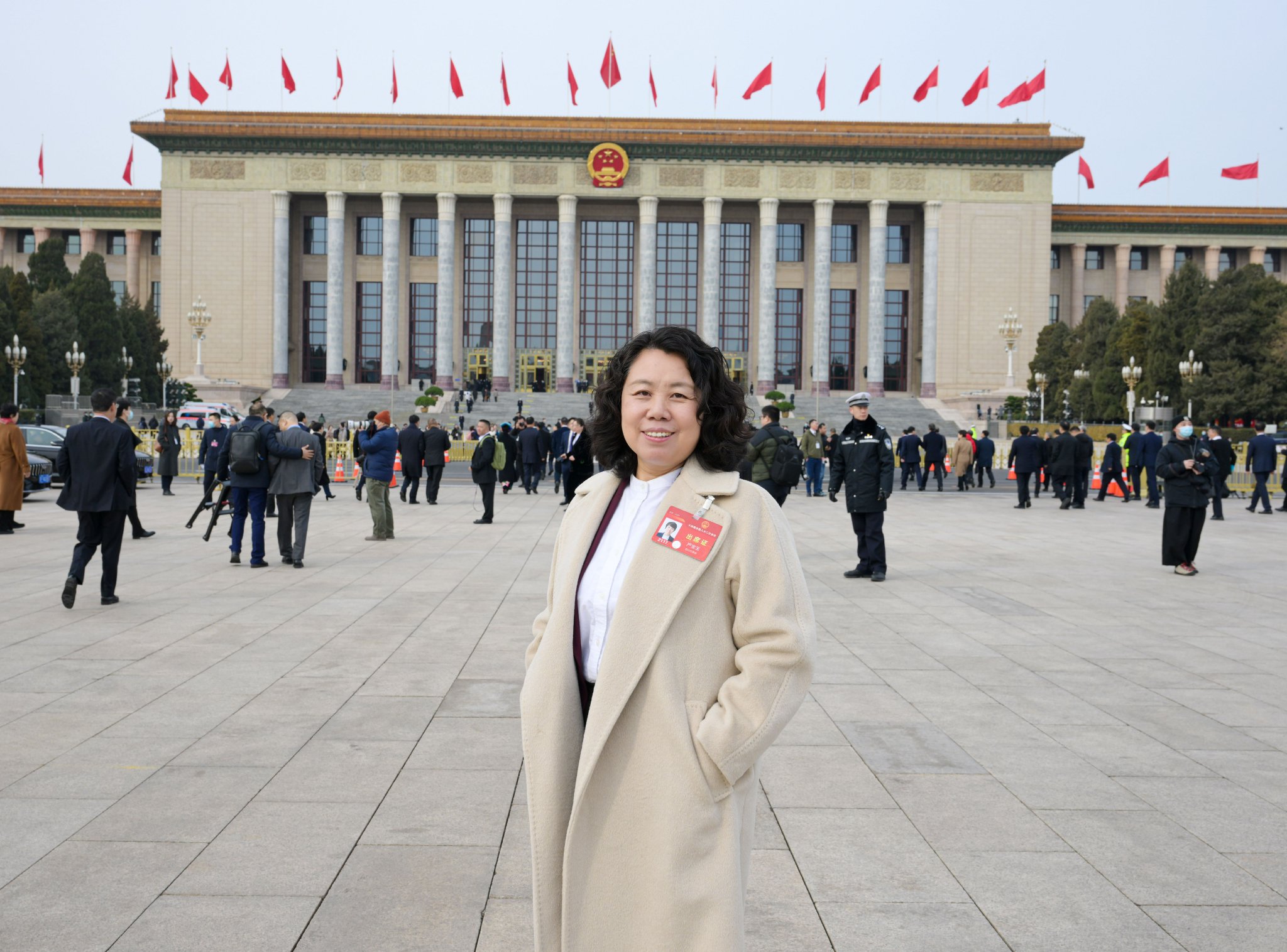 全国人大代表,中国人民银行四川省分行党委书记,行长严宝玉