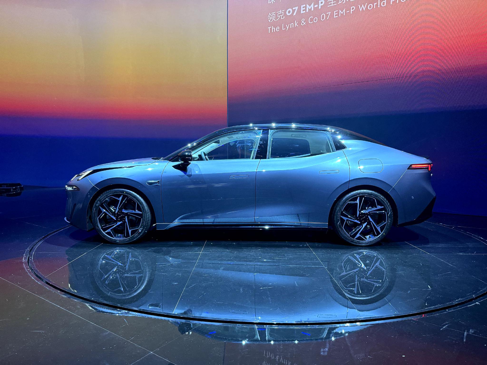 续航超1400公里领克07emp全球首发