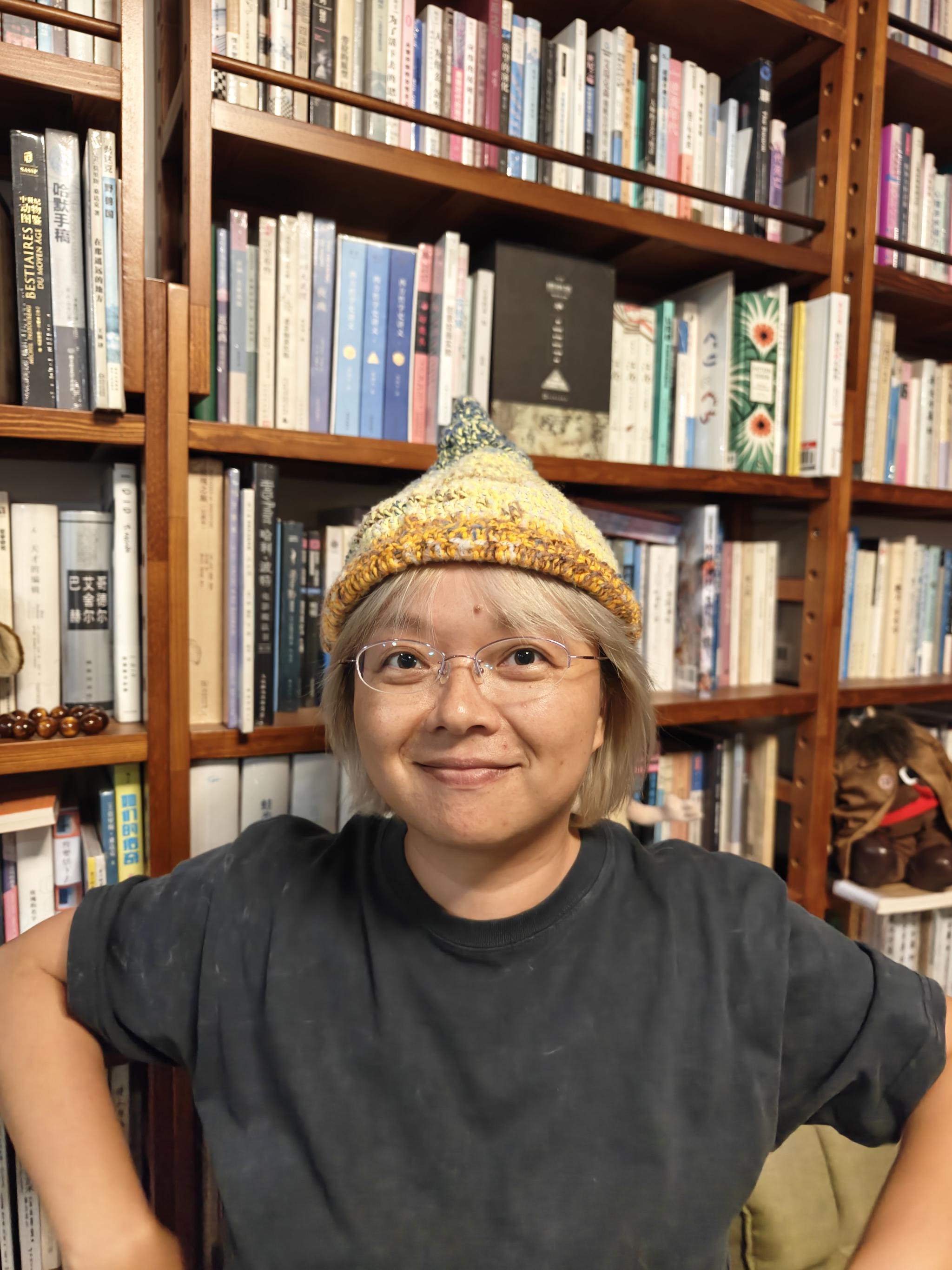 张春在《如何抑止女性写作》一书中,作者乔安娜·拉