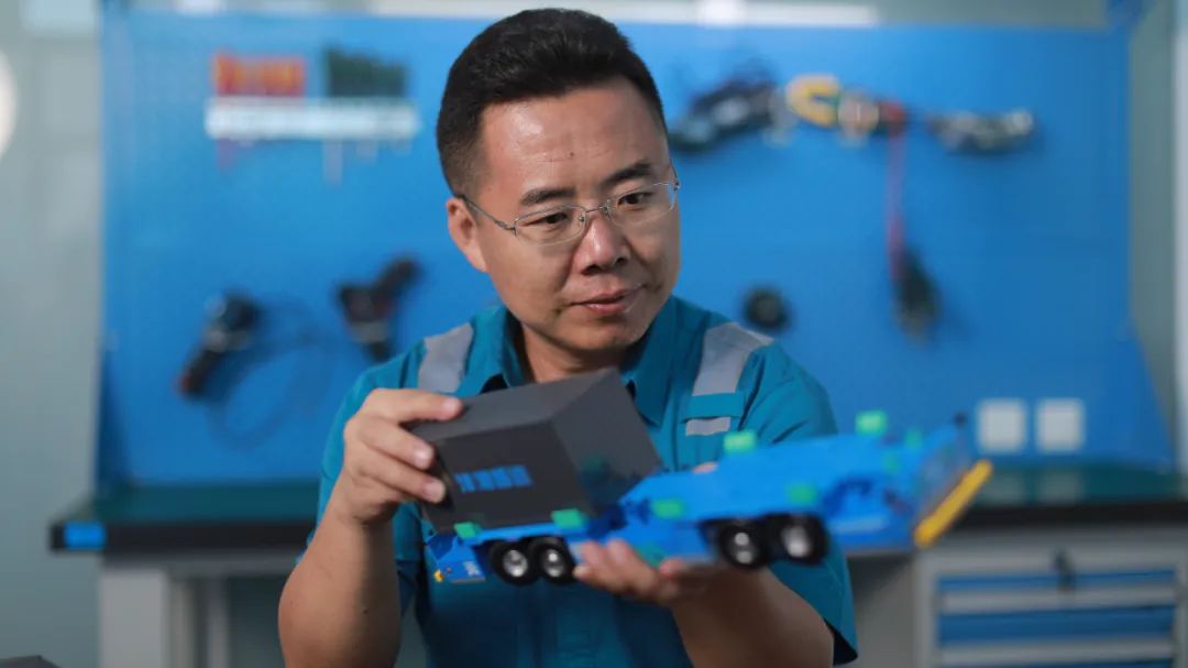 大国工匠,两会发声|李文龙_新浪财经_新浪网