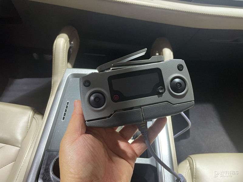 既有双人大床还有无人机工作站长安猎手发布三款改装版车型