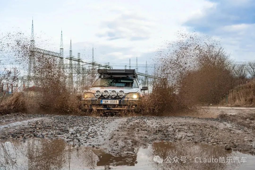 最经典的宝马7系搭配最经典的rothmans涂装,越野穿越北极圈可还行?