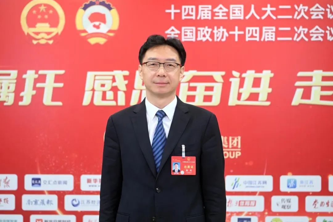 全国人大代表,盐城市大丰区委副书记,区长戴勇