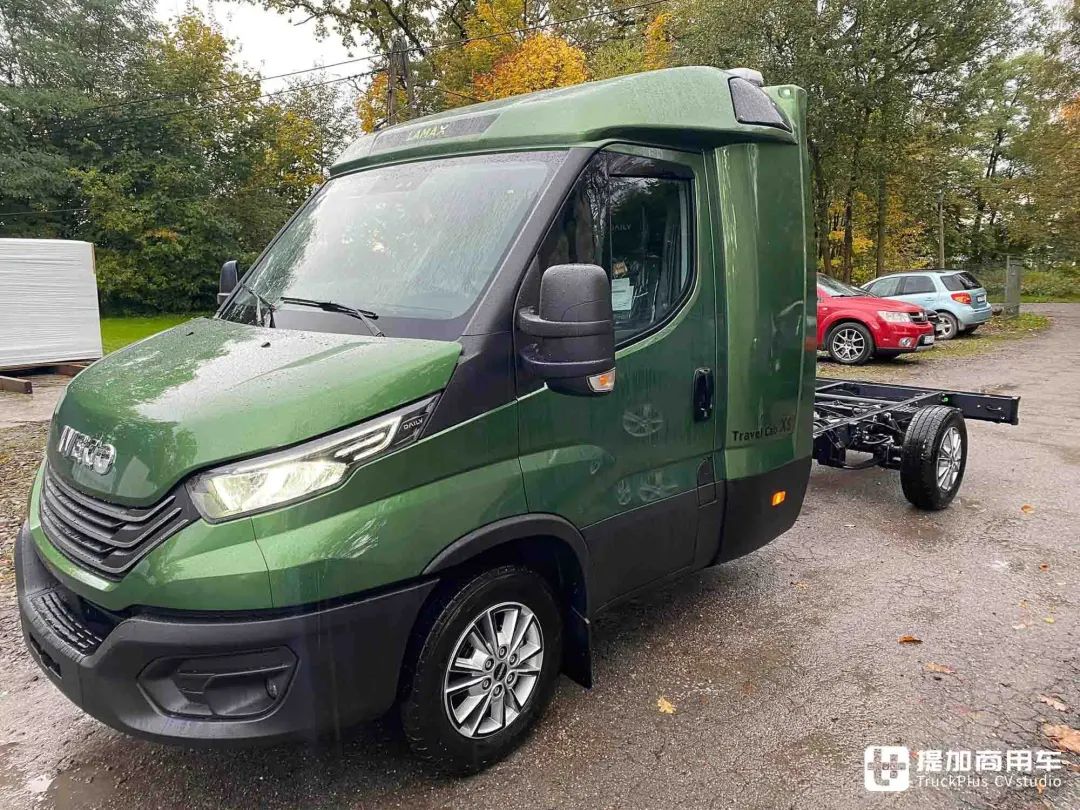 轻客也配生活舱带大卧铺还能做饭带你看波兰特色的依维柯daily车型