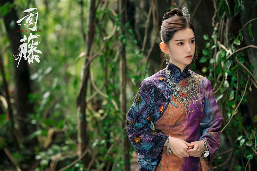 《司藤》剧照她在不少长剧中担任过令人眼前一亮的绿叶角色——她是