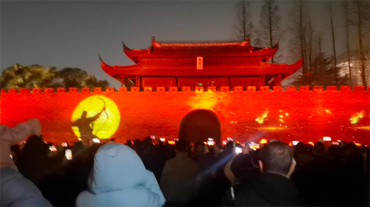 火到出圈!江湖儿女们齐聚嘉兴金庸武侠主题灯光秀 热血又浪漫|金庸|嘉兴市_新浪新闻