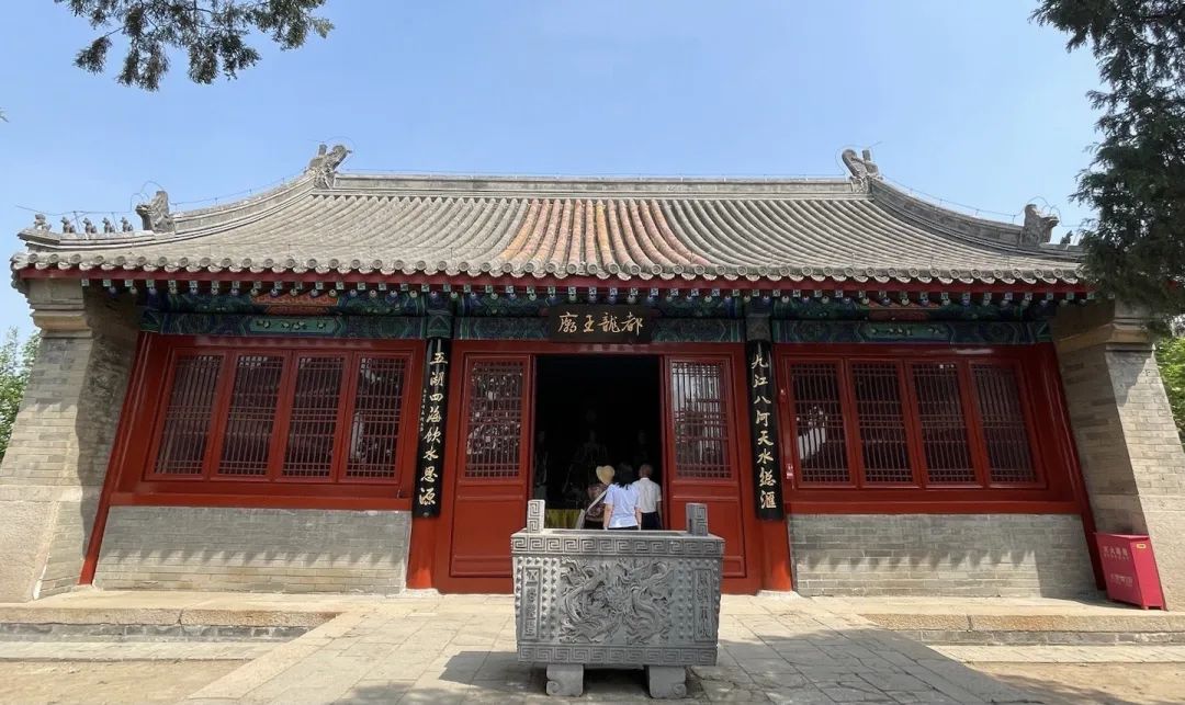 都龙王庙白浮泉遗址都龙王庙位于北京市昌平区是一座元代建立的龙王庙