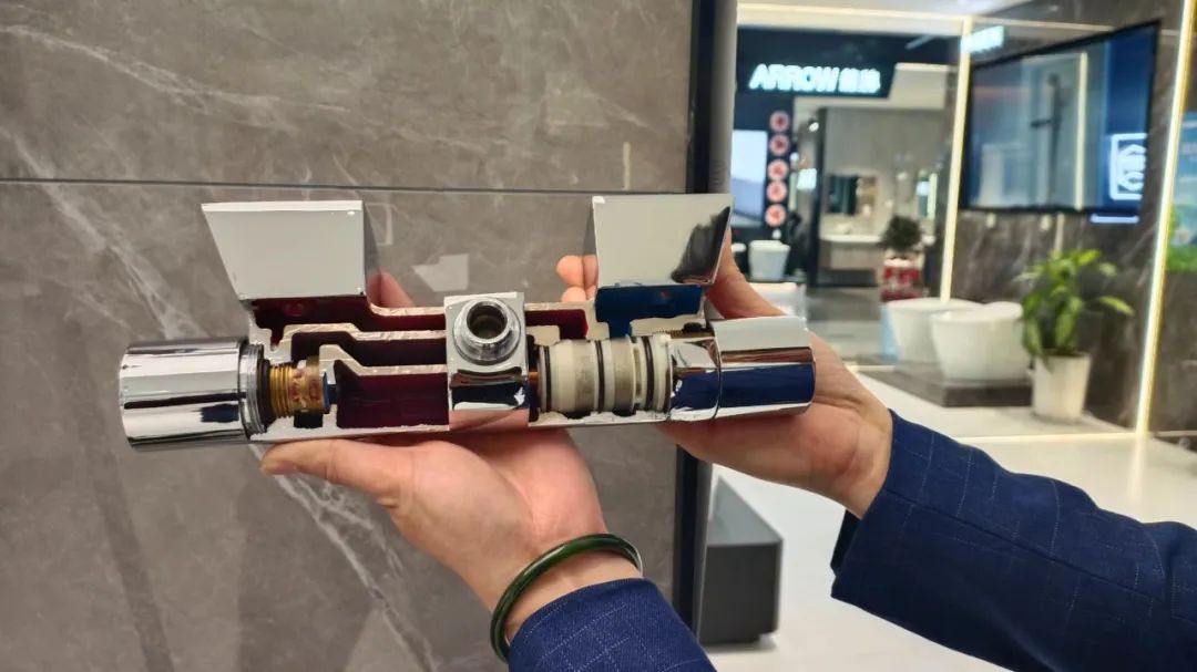 摩恩卫浴恒温花洒先进的内部结构.