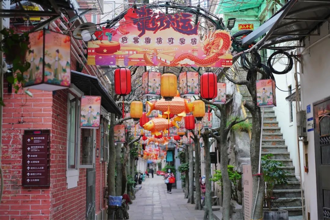 南华西街道,是一个具有浓郁岭南文化特色的省级历史文化街区,百年来