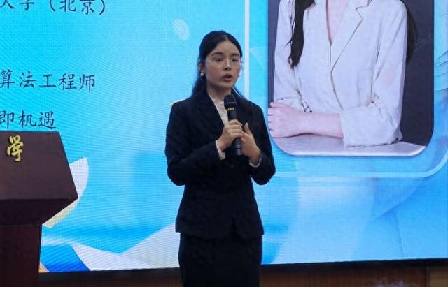 3月13日,北京市首届求职邀请赛决赛现场,北京科技大学毕业生秦婷婷在