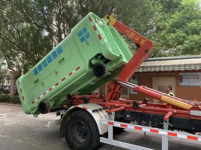 老旧小区建筑垃圾清运难题怎么破?上海长宁探索新模式破局