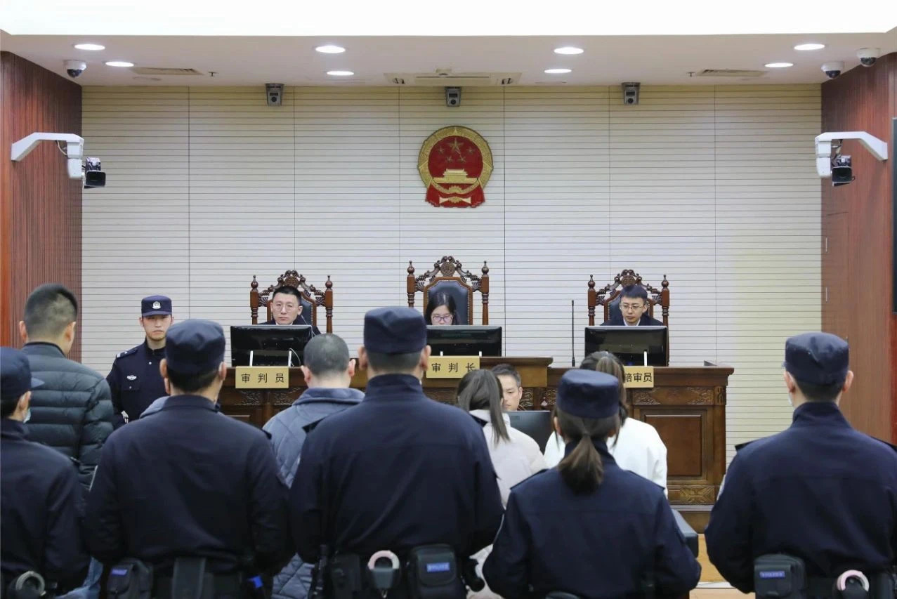 大牌洗护防晒用品特价甩卖?十万件冒牌货流入连锁超市,8人获刑