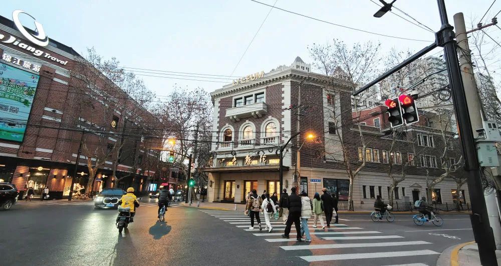 2024年1月12日，上海，具有典雅欧式建筑风格的兰心大戏院是魔都历史文化地标