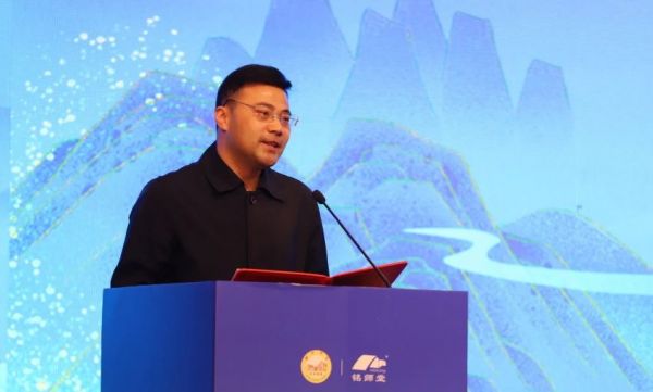 杭州铭师堂西部分公司总经理孙伟在致辞中说:安宁自古以来就是重学重