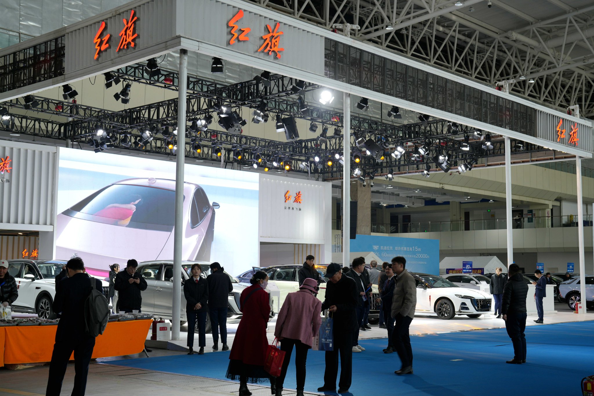 第十六届中国西部(银川)房61车博览会暨2024春季惠民车展盛大启幕