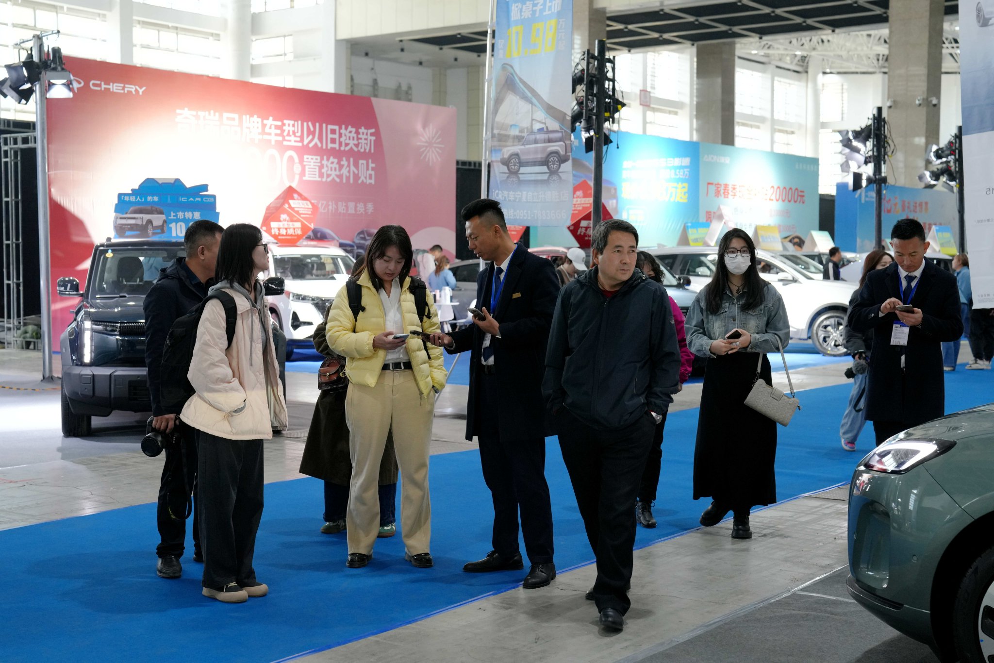 第十六届中国西部银川房61车博览会暨2024春季惠民车展盛大启幕