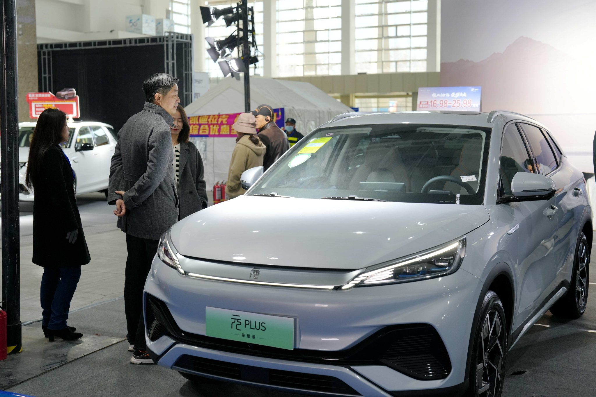 第十六届中国西部银川房61车博览会暨2024春季惠民车展盛大启幕