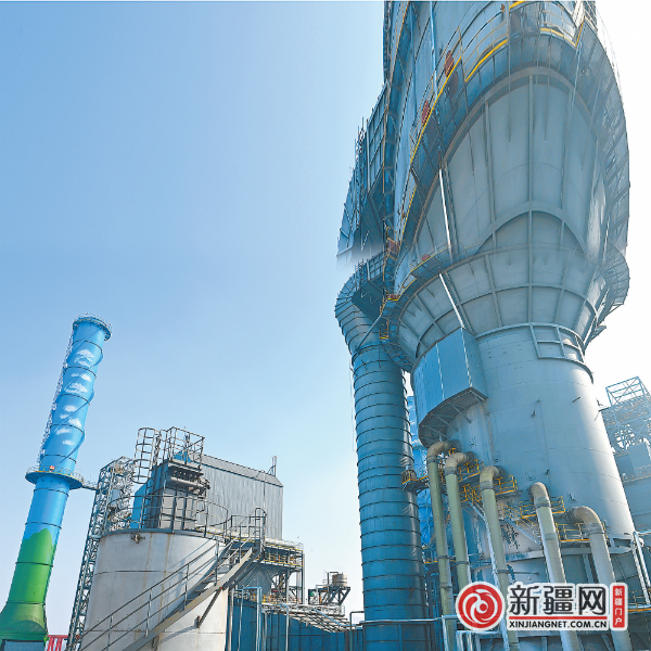 宝钢集团新疆八一钢铁有限公司430平方米烧结机机头脱硫脱硝系统。（3月5日摄）（全媒体记者陈岩摄）