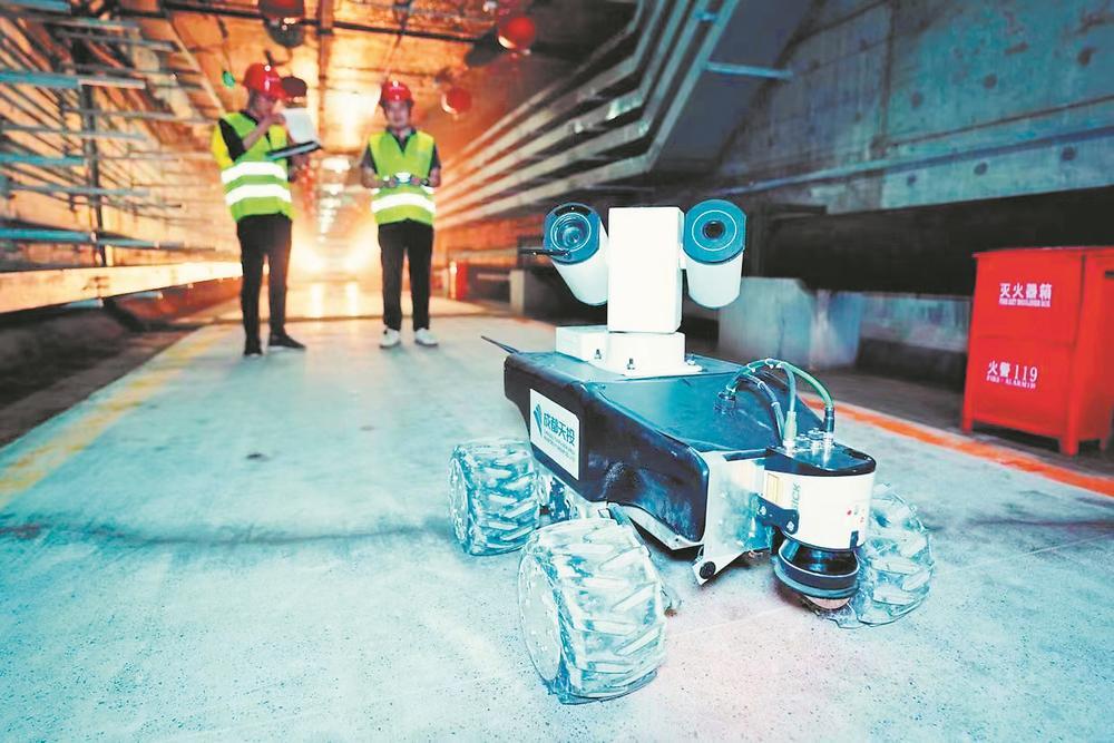 每公里500多个监测设备 机器人智能巡检……|监控_新浪财经_新浪网