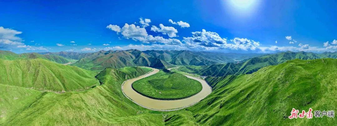 &nbsp; &nbsp;黄河在玛曲县获得了充分的滋养,补给,呈现出"九曲回 ""