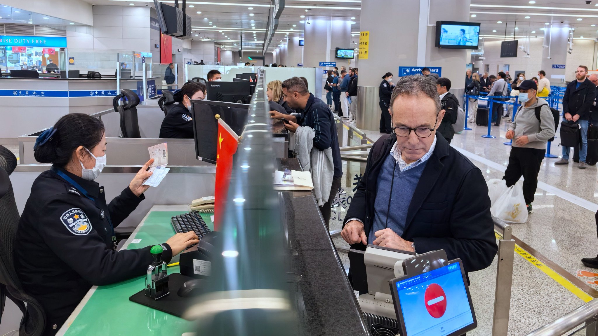 cn)记者从上海机场边检站获悉,今年以来,随着国家移民管理局一系列