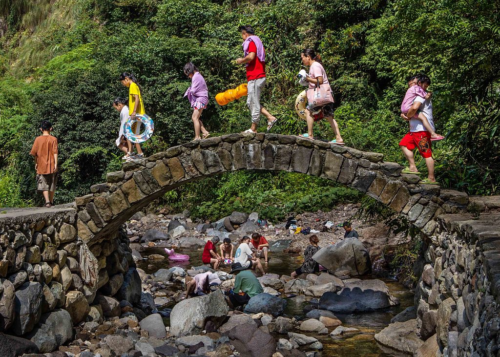 2022年7月31日,浙江衢州,龙游县六春湖旅游度假区南坎岭古道沿途小溪