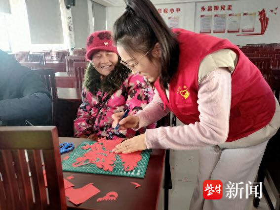 常熟市支塘镇何东村开展"剪纸话廉洁,巧手颂清风"活动_新浪财经_新浪
