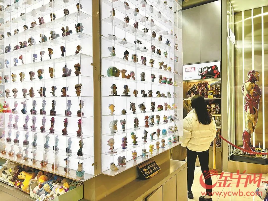 揭开网购动漫手办骗局:商家卷钱跑路 消费者维权太难|电商平台_新浪