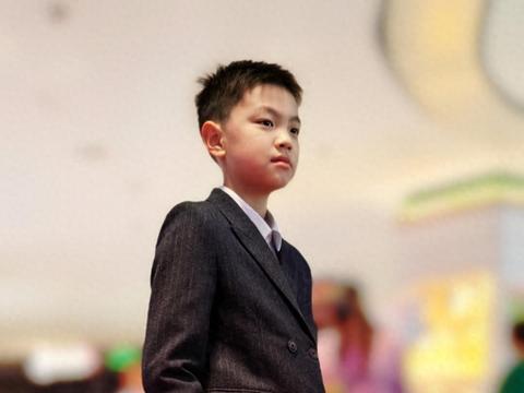 华夏少年二十四孝《伯俞泣杖》郑州首映|伯俞泣杖|二十四孝|麦可_新浪新闻