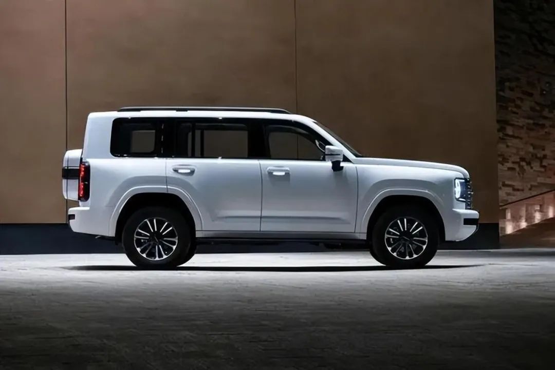 哈弗新旗舰越野实力不输坦克想换车的注意了