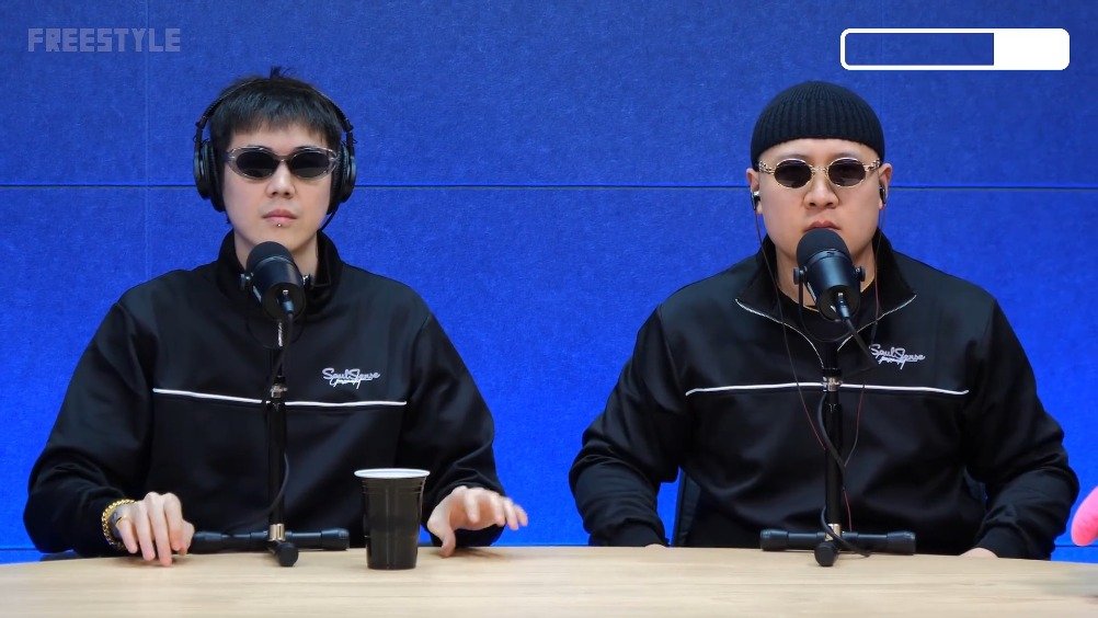 双人合体!秃子、辉子登上TWH电台的表演什么水平?|新说唱|老子|尿检|吃火锅|说唱_新浪新闻