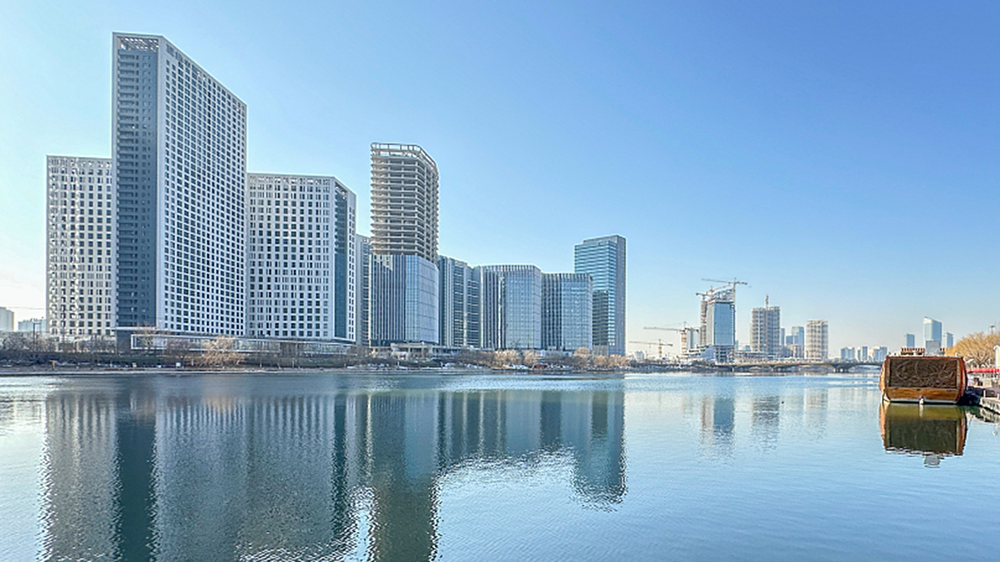 2024年1月28日,天空晴朗,北京城市副中心运河商务区高楼林立