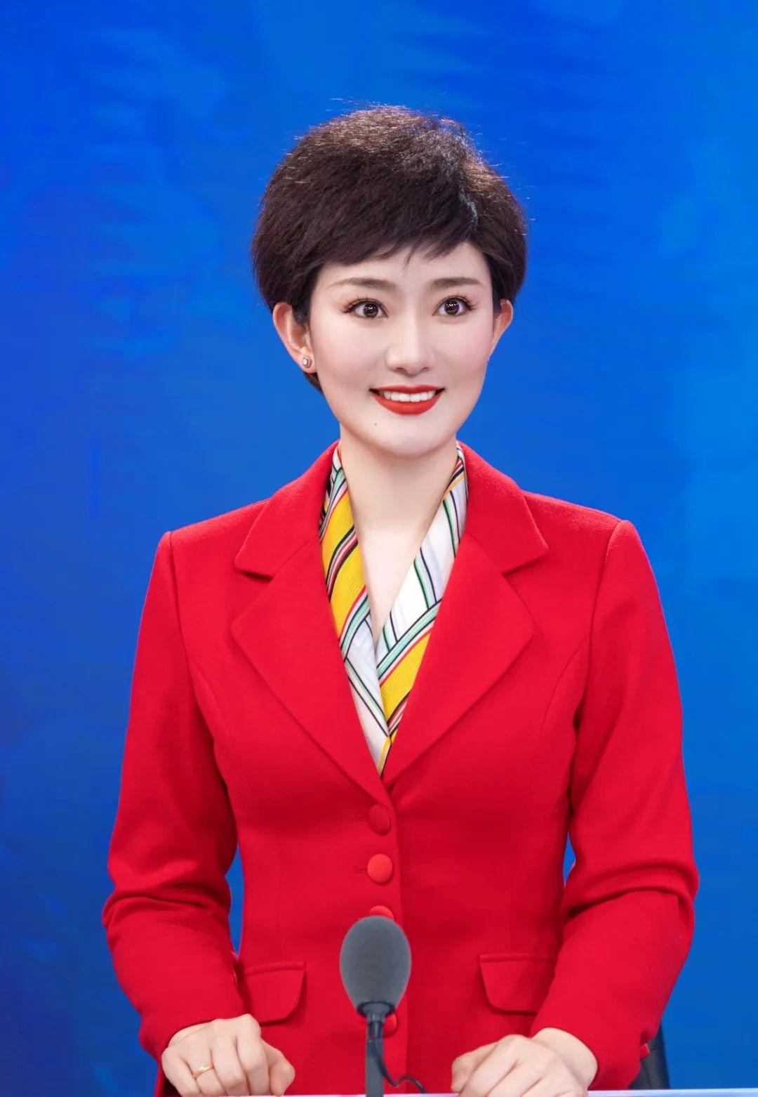 王炎冰拉巴平措旦增多吉分享会由王瑞,贡旦平措主持,由王炎冰,拉巴