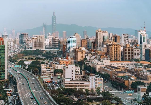 公共汽车上的"华为"把民进党的政客吓坏了|台湾省_新浪财经_新浪网