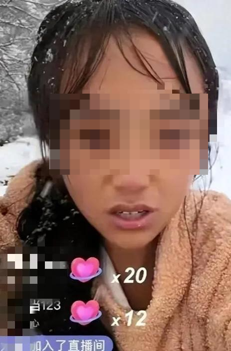 网红"凉山孟阳"在冰雪天气直播带货