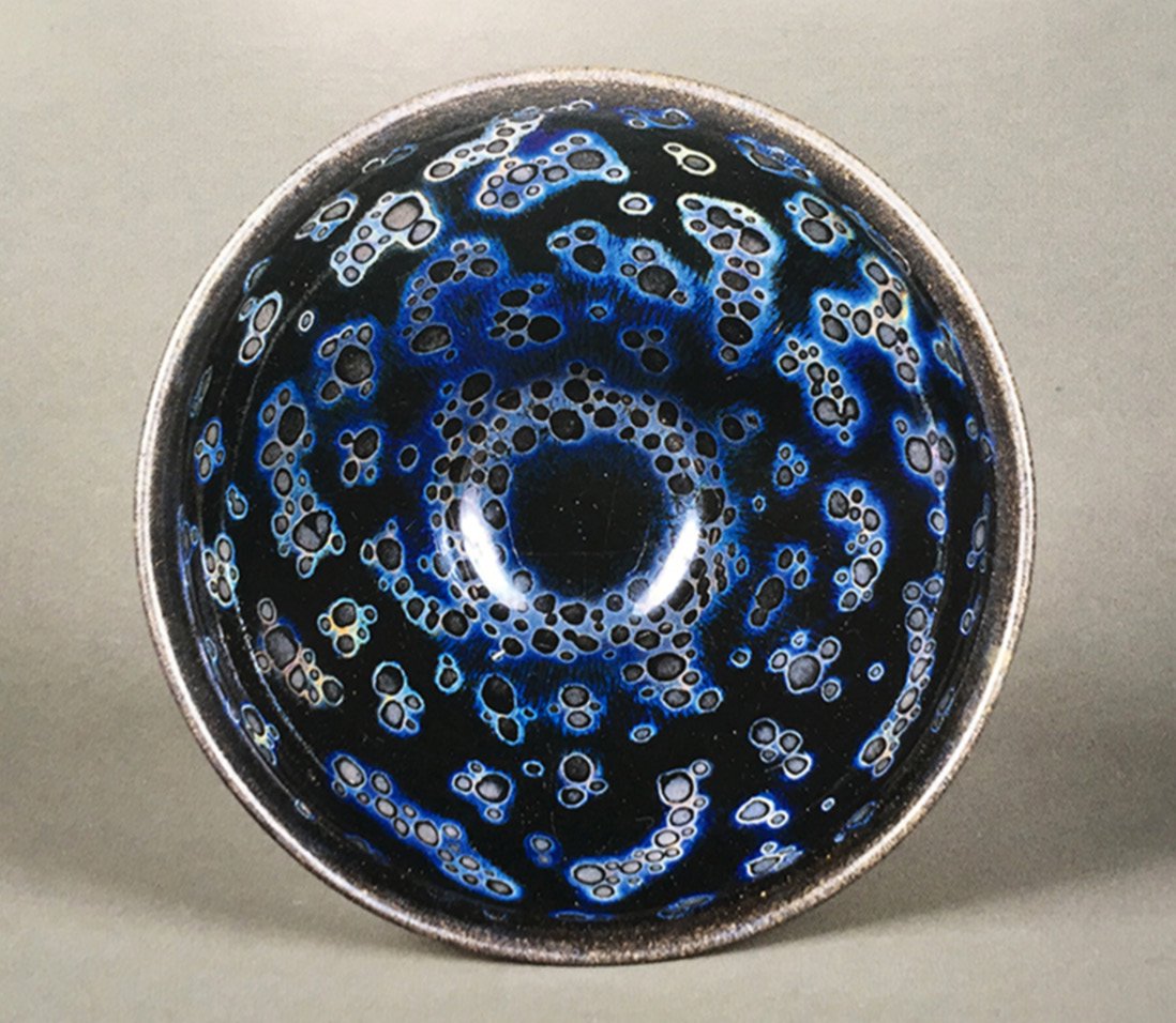 图5 宋 建窑兔毫盏(日本京都国立博物馆藏)建窑黑釉茶盏的出现,为宋代