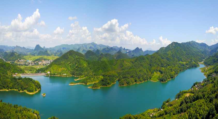 阳山茶坑水库,绿如碧玉 许明辉 摄