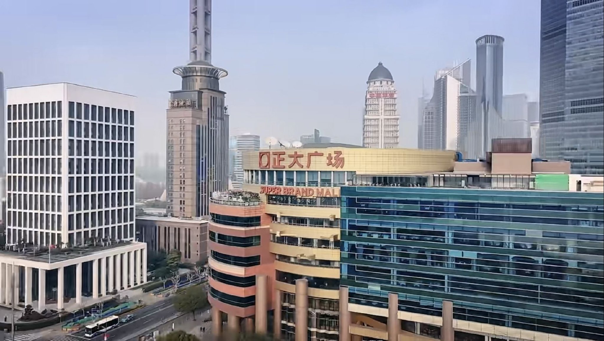 诠释出行新风尚打造社交新地标正大广场焕新停车场为都市人带来绿色