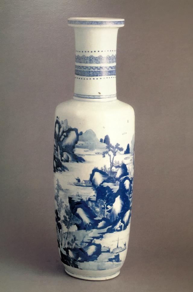 图10 清康熙 青花山水图瓶(上海博物馆藏)1.