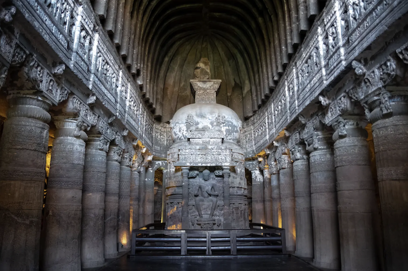 图7 公元前二世纪 印度阿旃陀石窟穹顶壁画