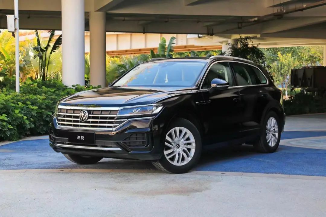 全系zf8at带托森差速器全时四驱标配空悬优惠11万