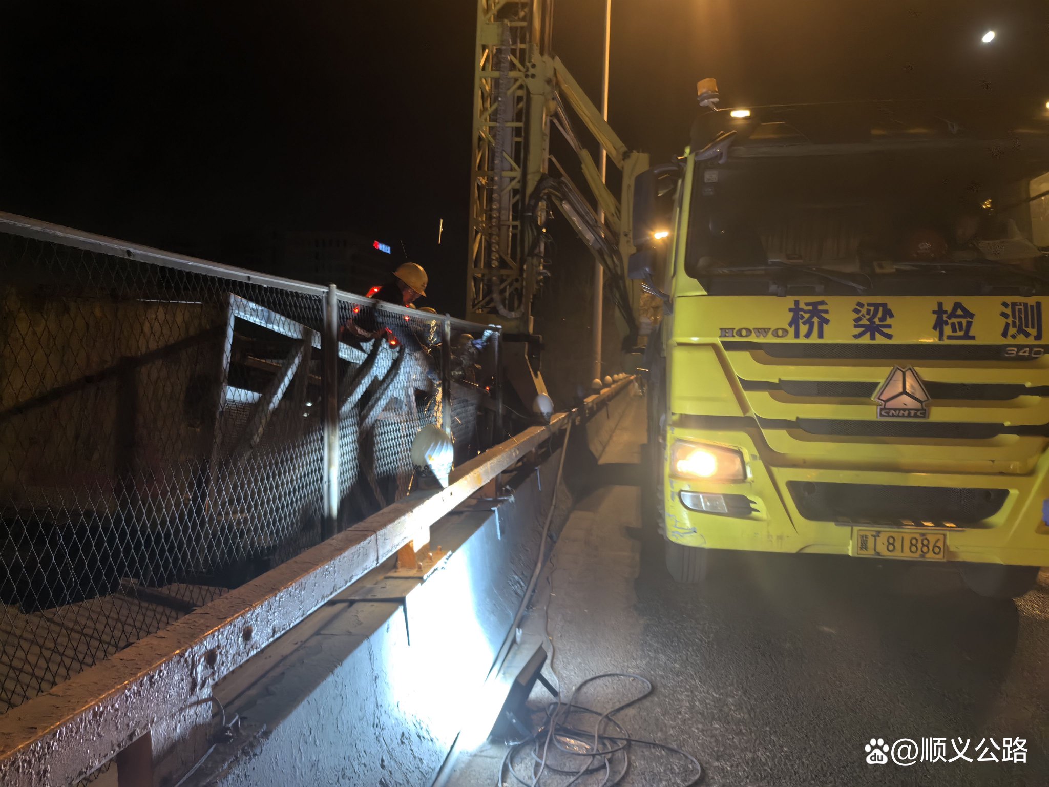 横跨铁路,精准利用"天窗点",顺平路高架桥专项治理工程紧张实施_新浪