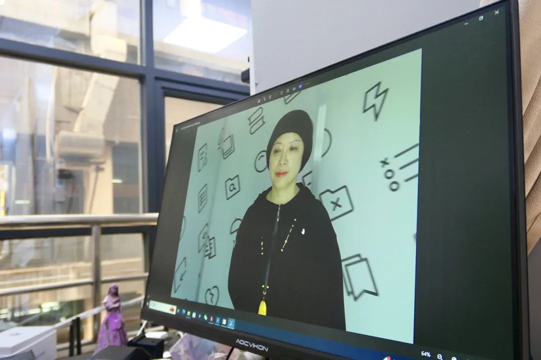 数据采集后通过照片进行合成,修模师进行数据调整"其实我们现在卖的