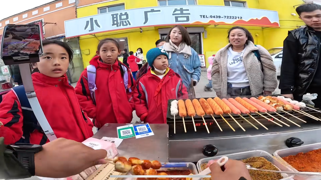 淀粉肠"塌房"一周,小摊主们怎么样了