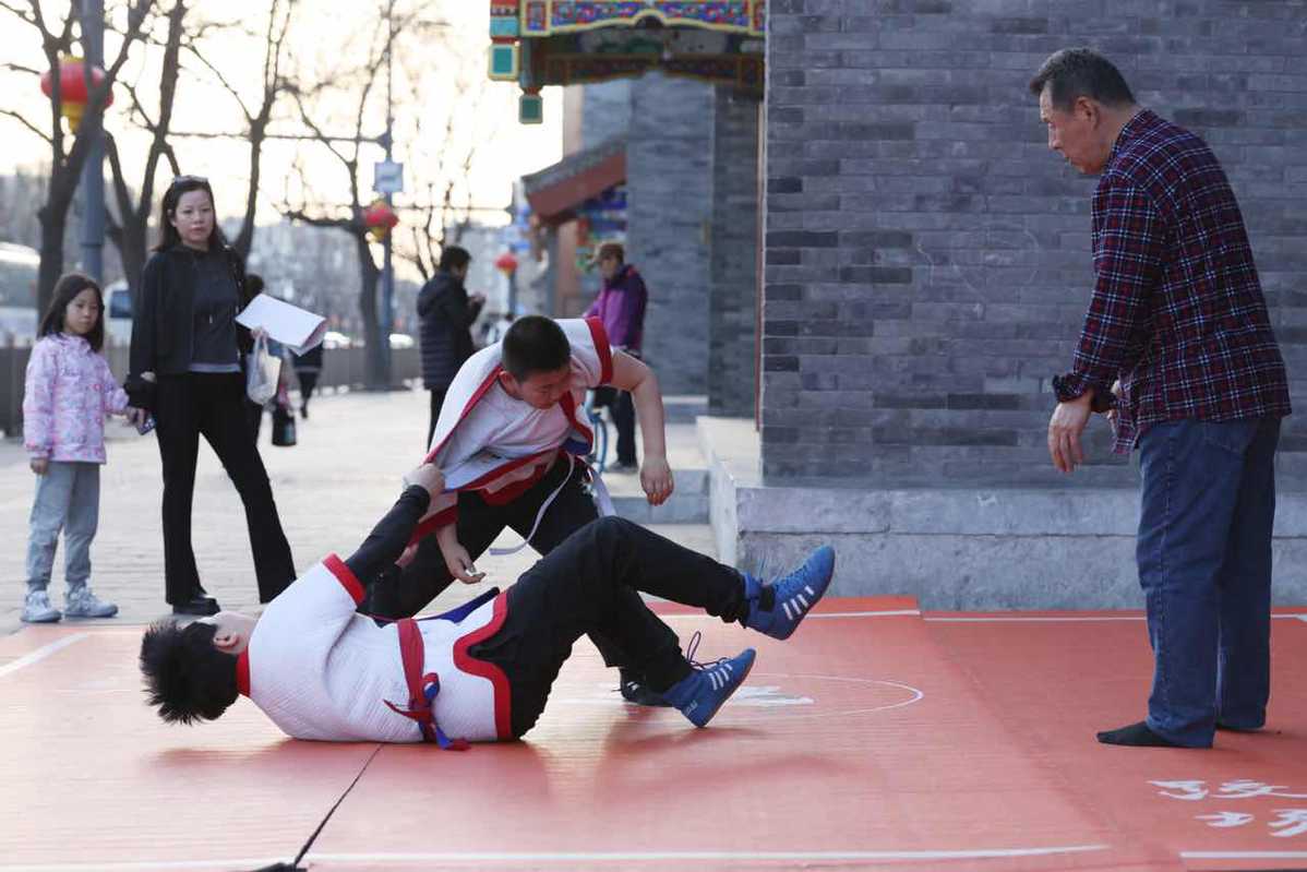 北京:市井中国跤|北京市|中国_新浪新闻