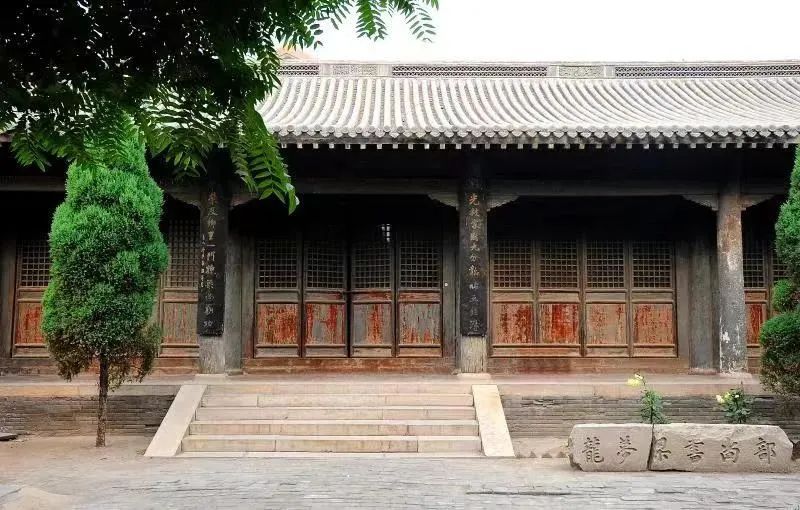 "元曲四大家"之一的白朴,随父白华迁居真定.