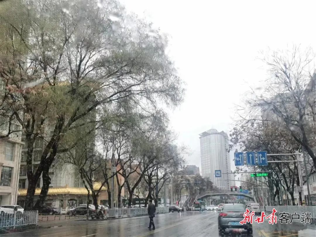 昨日夜间至今天清晨,兰州市区出现降雨天气过程.