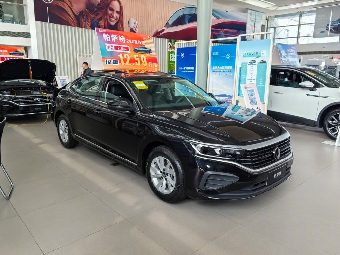 你们要看大众,我来了!帕萨特1.4t最低配12.29万-新浪汽车