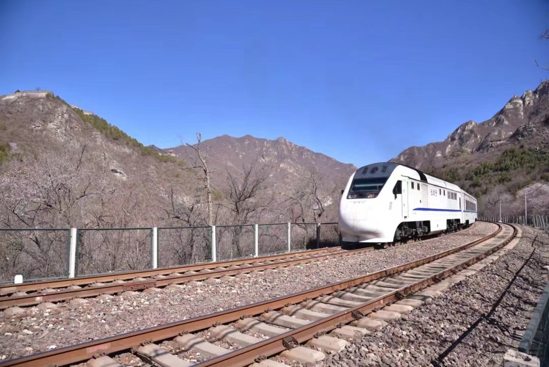 居庸关花海栈道开放首日,摄影师镜头下的"春暖花开"很养眼