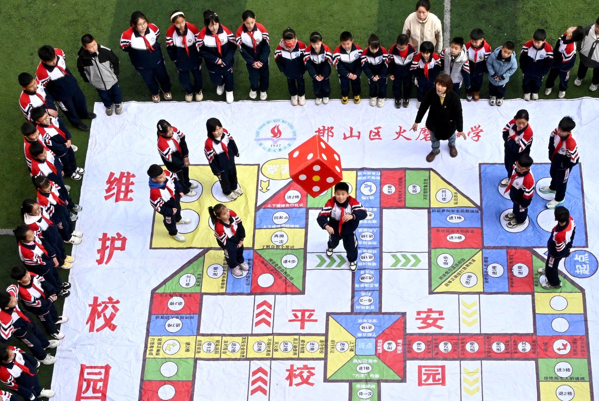 强化安全意识 共建平安校园|消防员|小学|学生_新浪新闻